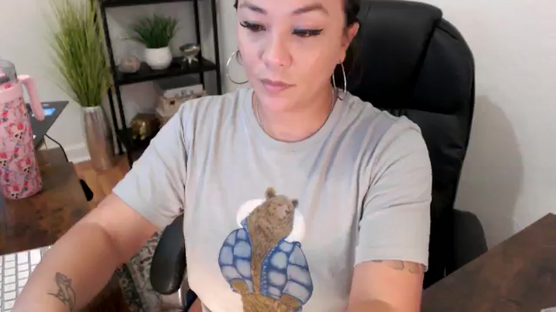 Gallery image thumbnail from MickaylaMinx's myfreecams stream on, 11/21/2024, 17:58 image 8 of 20