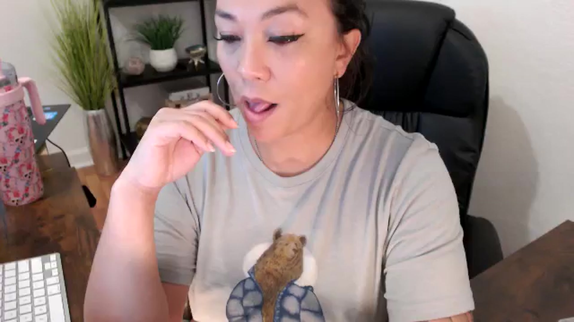 Gallery image thumbnail from MickaylaMinx's myfreecams stream on, 11/21/2024, 17:58 image 9 of 20