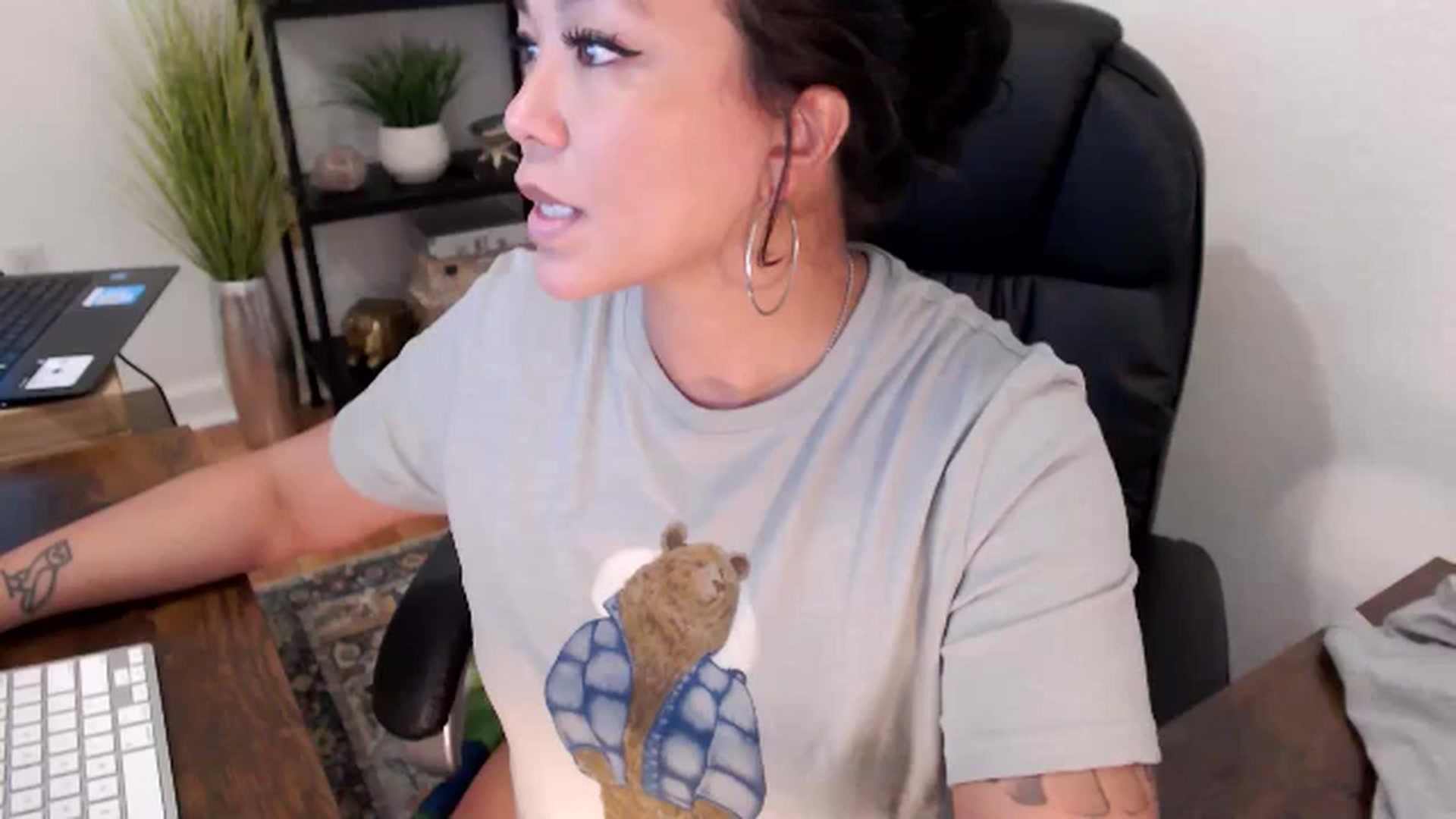Gallery image thumbnail from MickaylaMinx's myfreecams stream on, 11/21/2024, 18:59 image 19 of 20