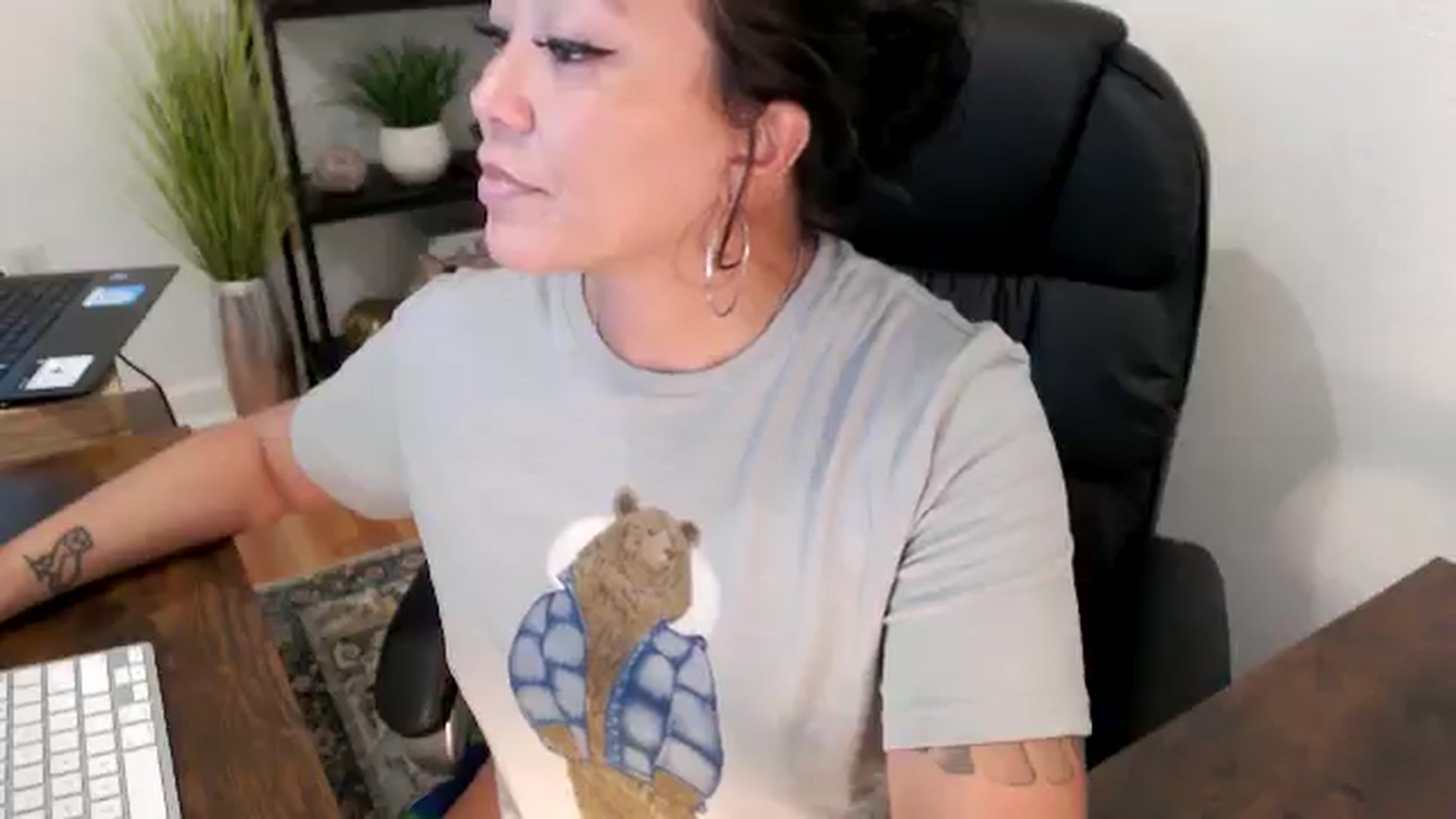 Gallery image thumbnail from MickaylaMinx's myfreecams stream on, 11/21/2024, 18:59 image 11 of 20
