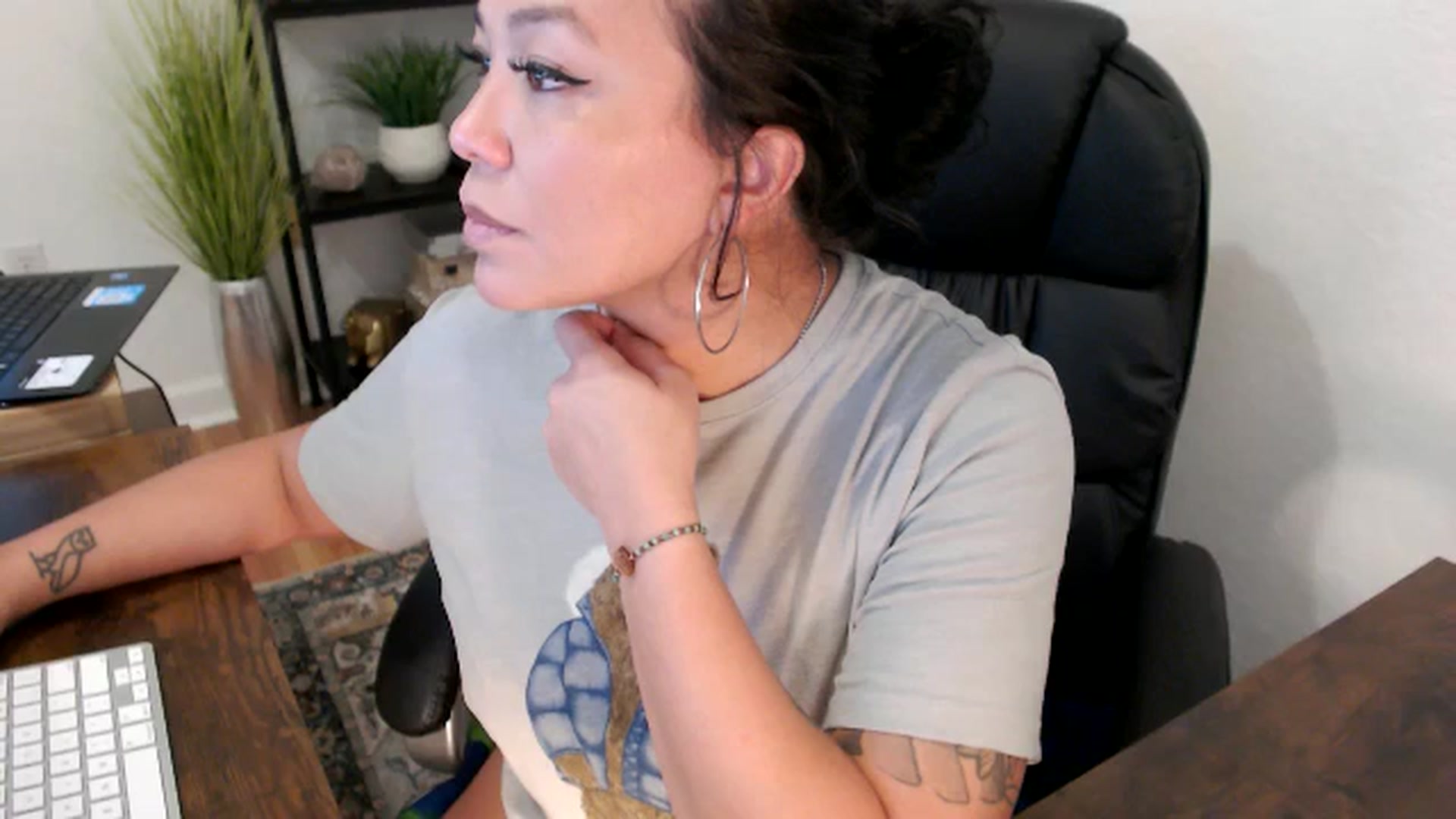 Gallery image thumbnail from MickaylaMinx's myfreecams stream on, 11/21/2024, 18:59 image 12 of 20