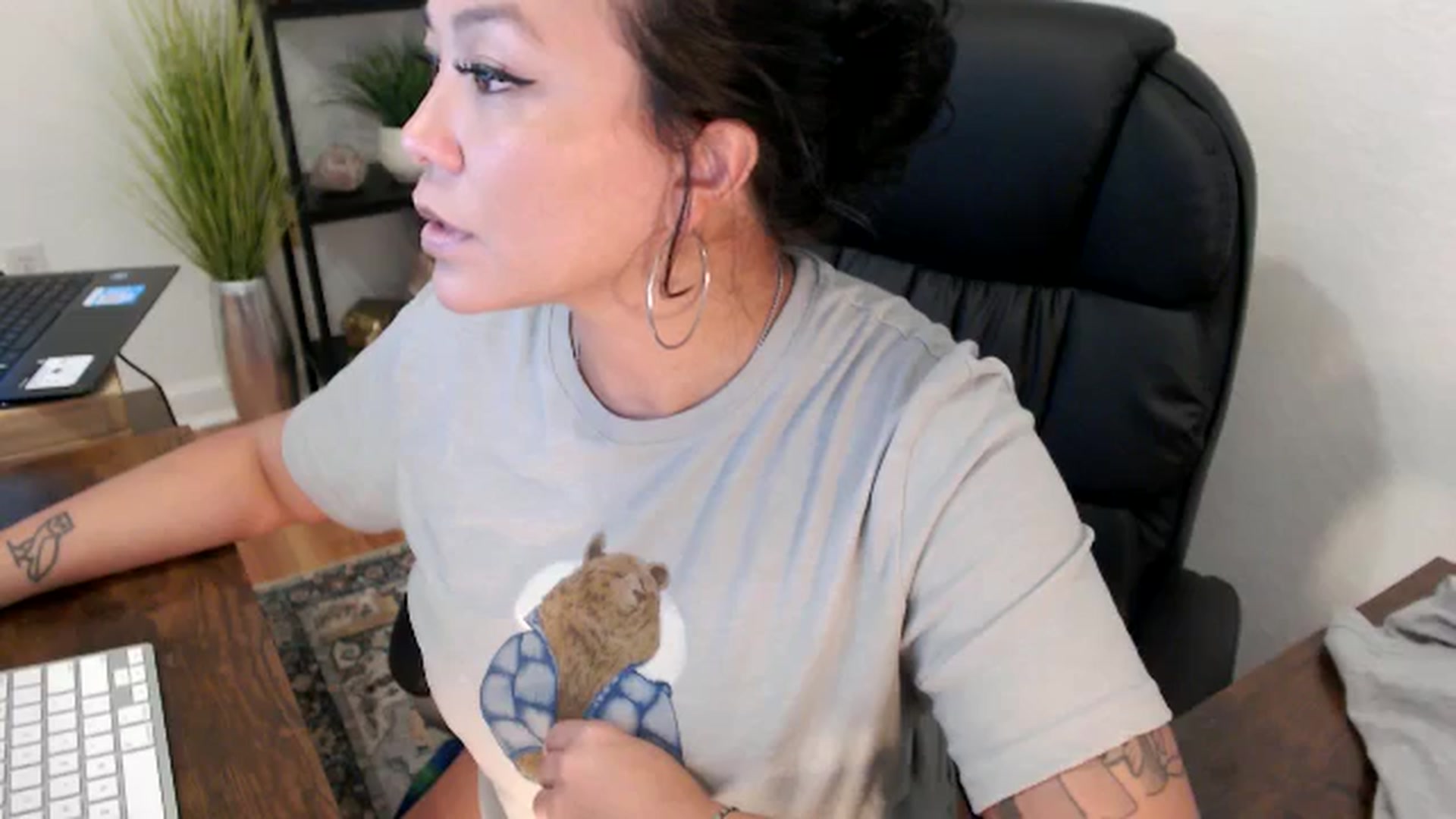 Gallery image thumbnail from MickaylaMinx's myfreecams stream on, 11/21/2024, 19:25 image 2 of 20
