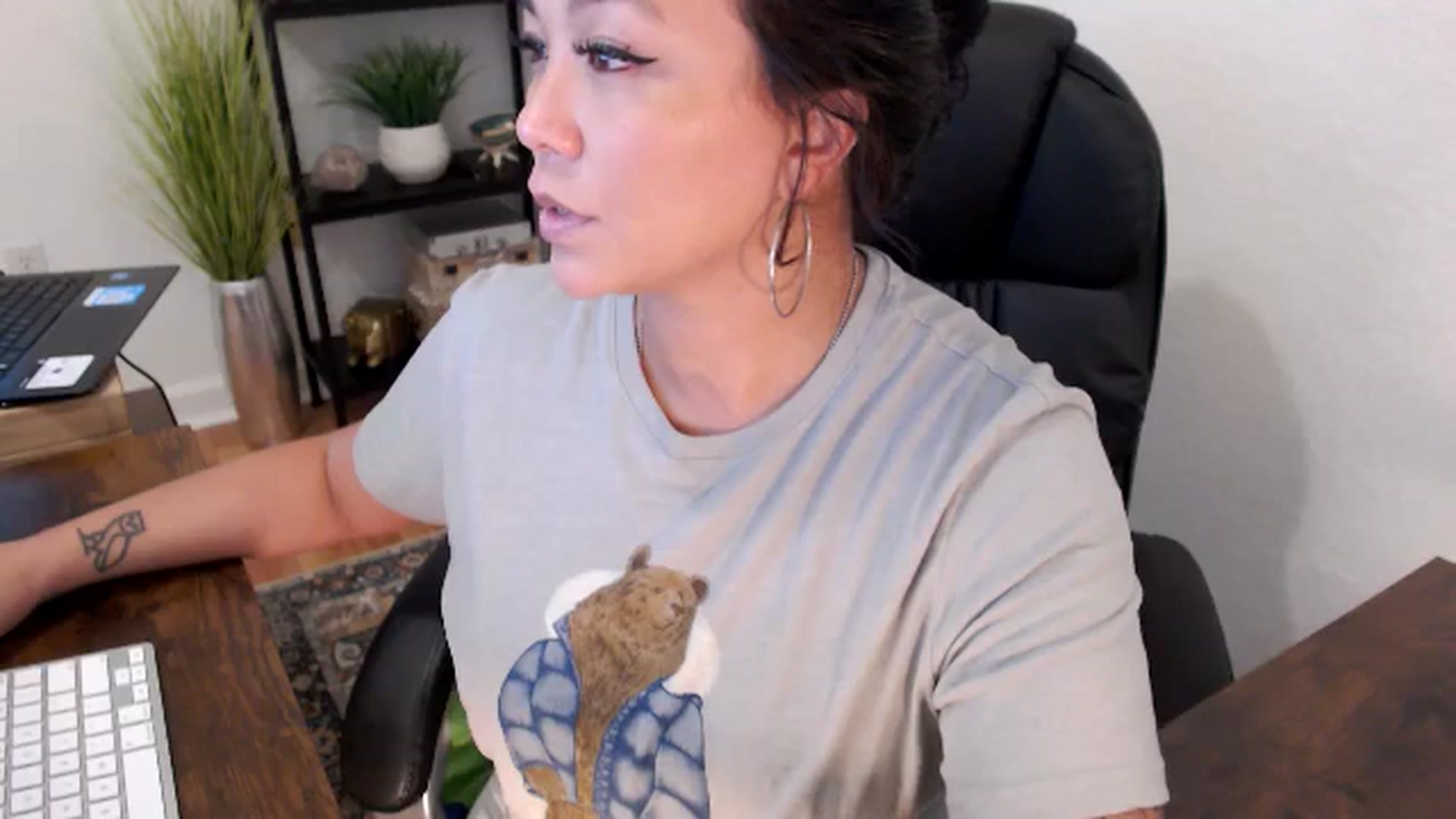 Gallery image thumbnail from MickaylaMinx's myfreecams stream on, 11/21/2024, 19:42 image 2 of 20