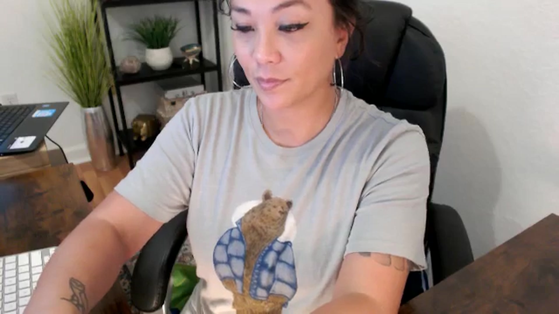 Gallery image thumbnail from MickaylaMinx's myfreecams stream on, 11/21/2024, 19:42 image 3 of 20