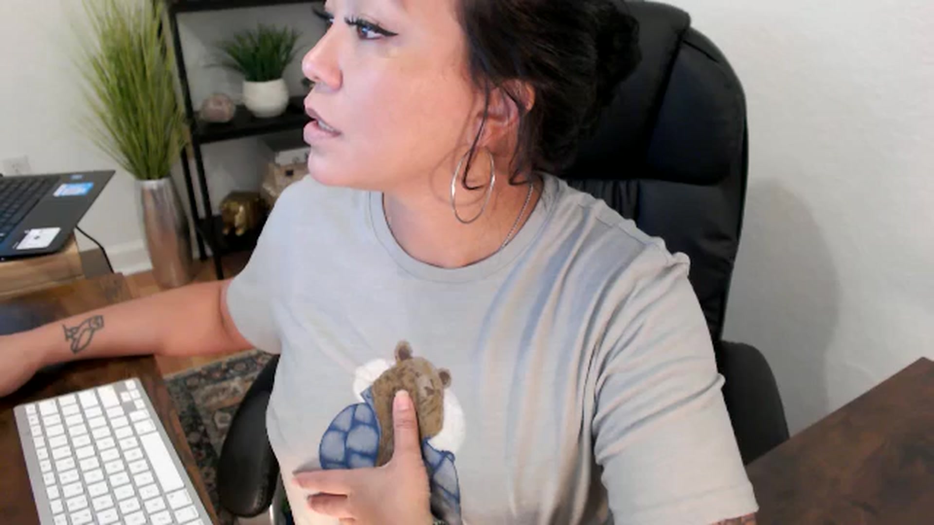 Gallery image thumbnail from MickaylaMinx's myfreecams stream on, 11/21/2024, 19:42 image 9 of 20