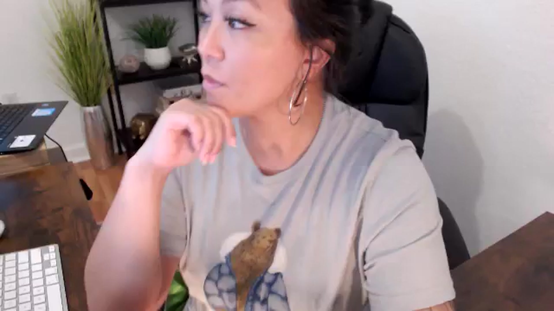 Gallery image thumbnail from MickaylaMinx's myfreecams stream on, 11/21/2024, 19:42 image 6 of 20