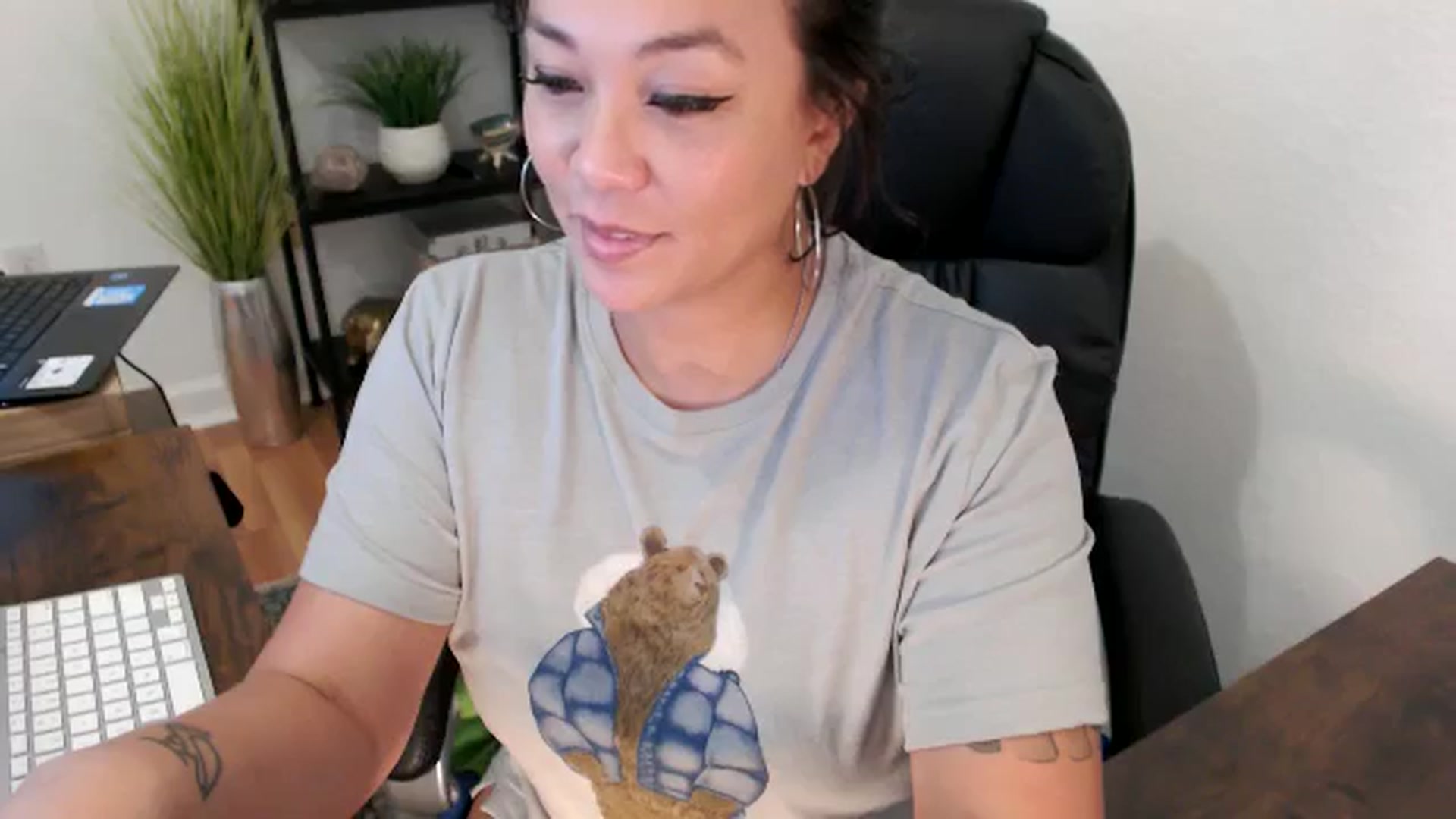 Gallery image thumbnail from MickaylaMinx's myfreecams stream on, 11/21/2024, 19:42 image 17 of 20