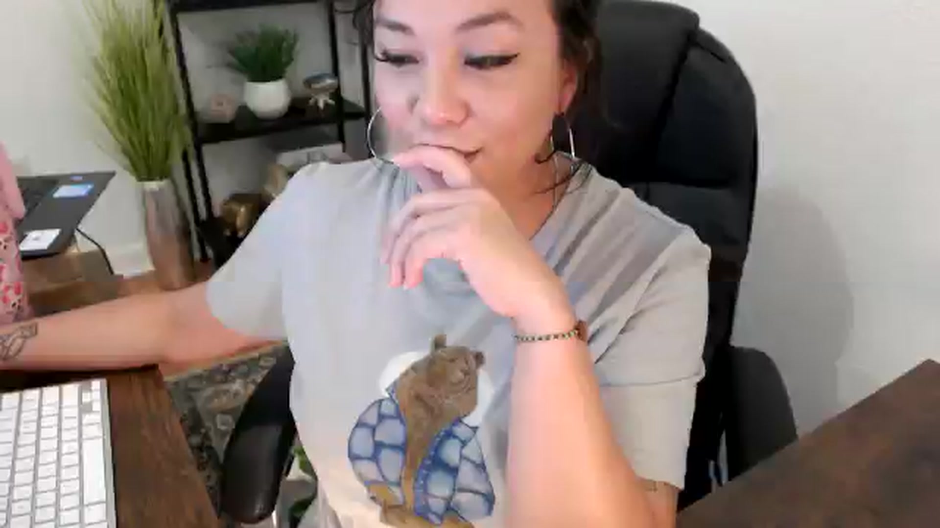Gallery image thumbnail from MickaylaMinx's myfreecams stream on, 11/21/2024, 20:31 image 11 of 20