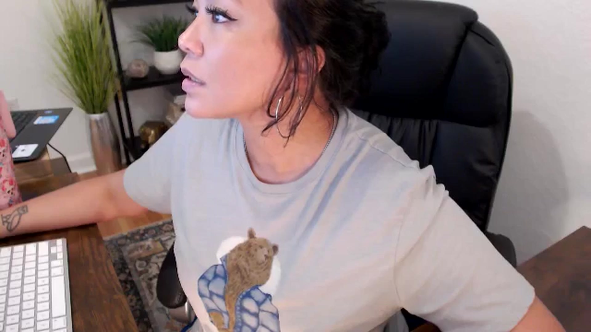 Gallery image thumbnail from MickaylaMinx's myfreecams stream on, 11/21/2024, 20:31 image 14 of 20