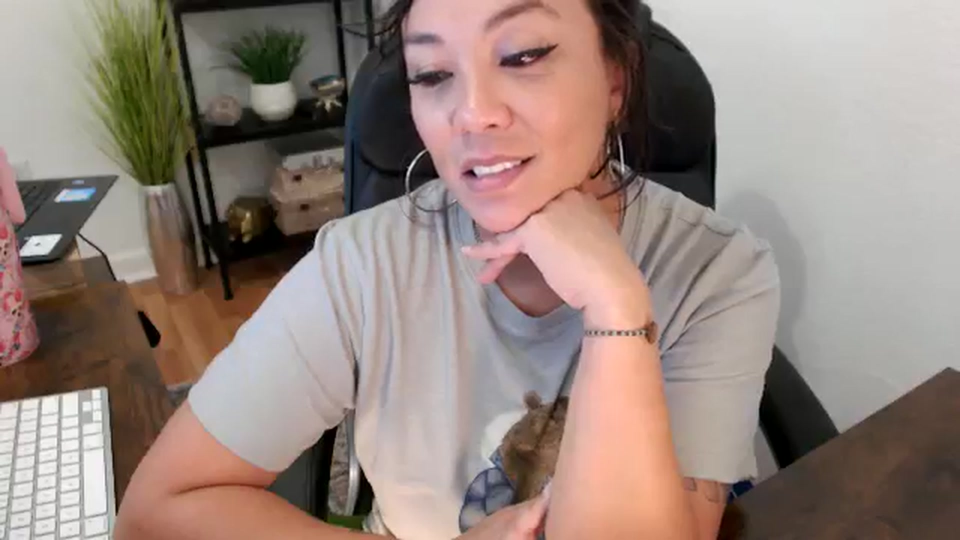 Gallery image thumbnail from MickaylaMinx's myfreecams stream on, 11/21/2024, 20:31 image 15 of 20