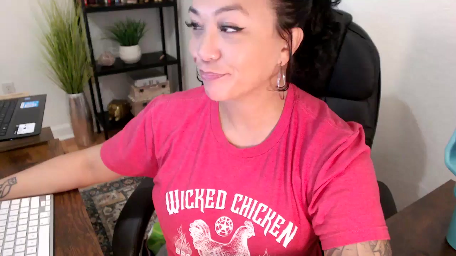 Gallery image thumbnail from MickaylaMinx's myfreecams stream on, 11/22/2024, 16:47 image 5 of 20