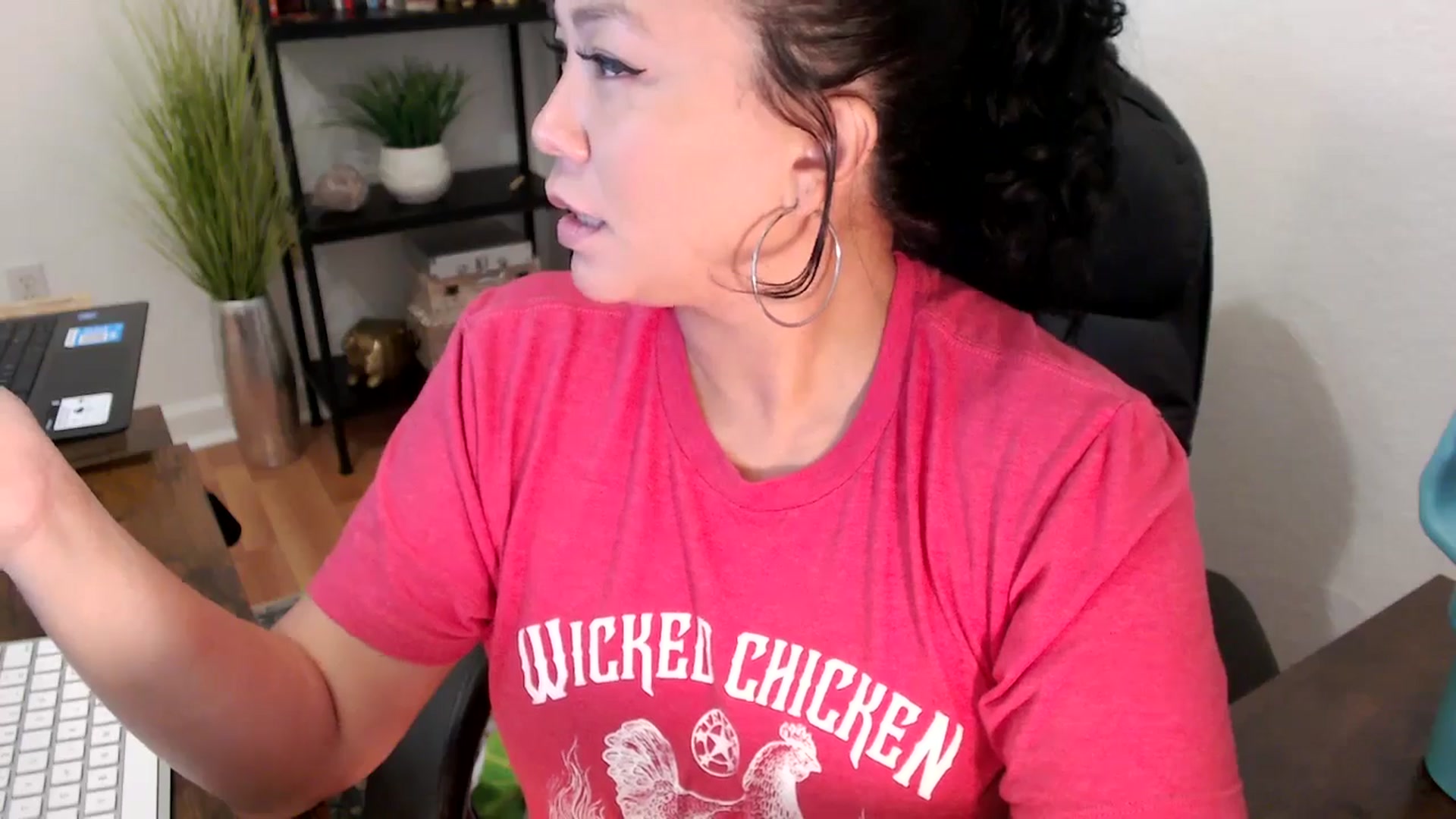 Gallery image thumbnail from MickaylaMinx's myfreecams stream on, 11/22/2024, 16:47 image 15 of 20