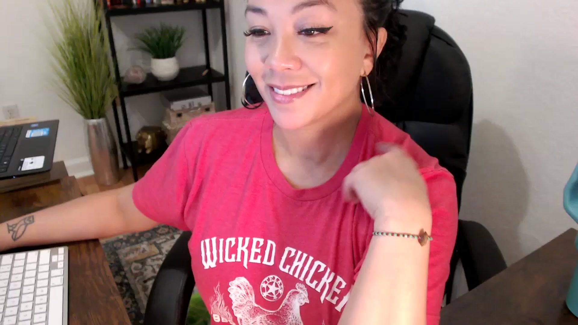 Gallery image thumbnail from MickaylaMinx's myfreecams stream on, 11/22/2024, 16:47 image 11 of 20
