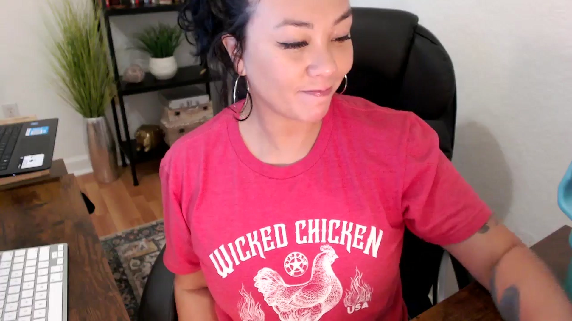 Gallery image thumbnail from MickaylaMinx's myfreecams stream on, 11/22/2024, 16:47 image 6 of 20