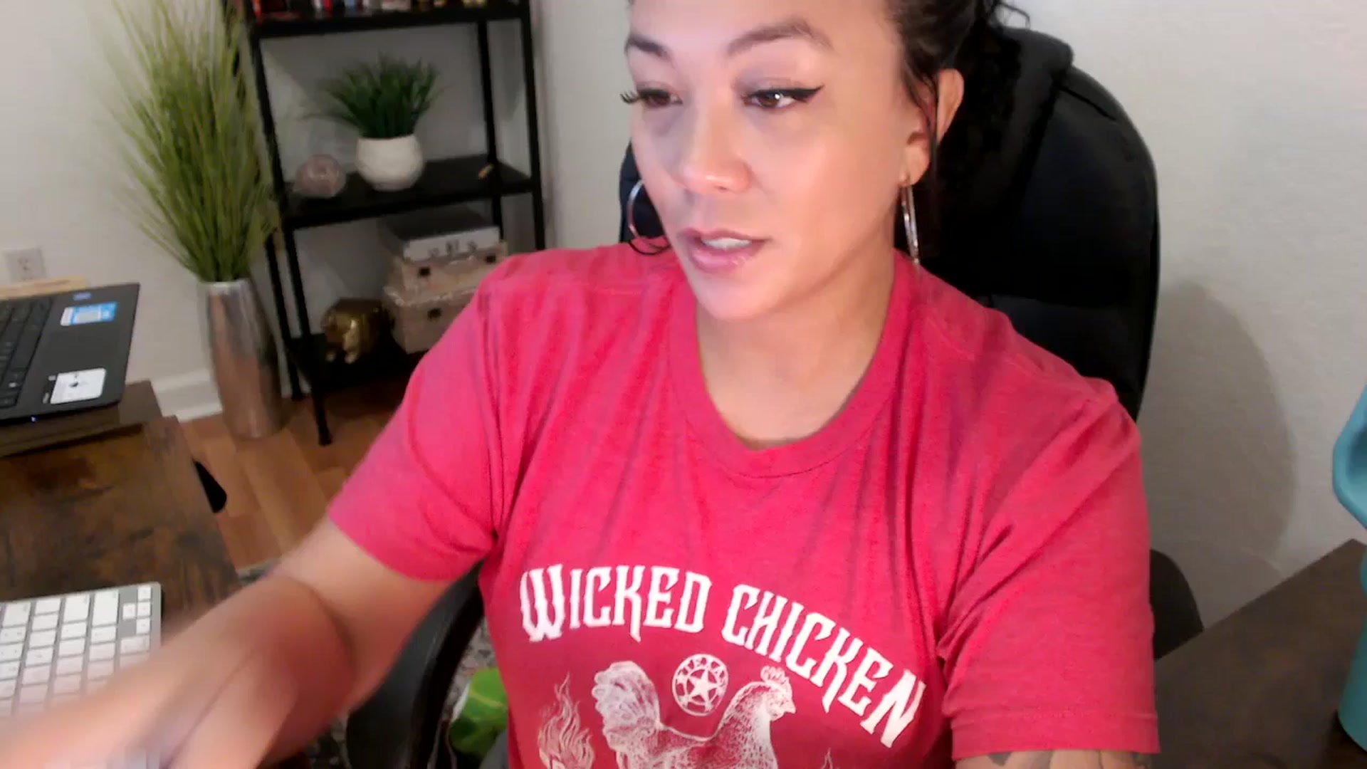 Gallery image thumbnail from MickaylaMinx's myfreecams stream on, 11/22/2024, 16:47 image 14 of 20