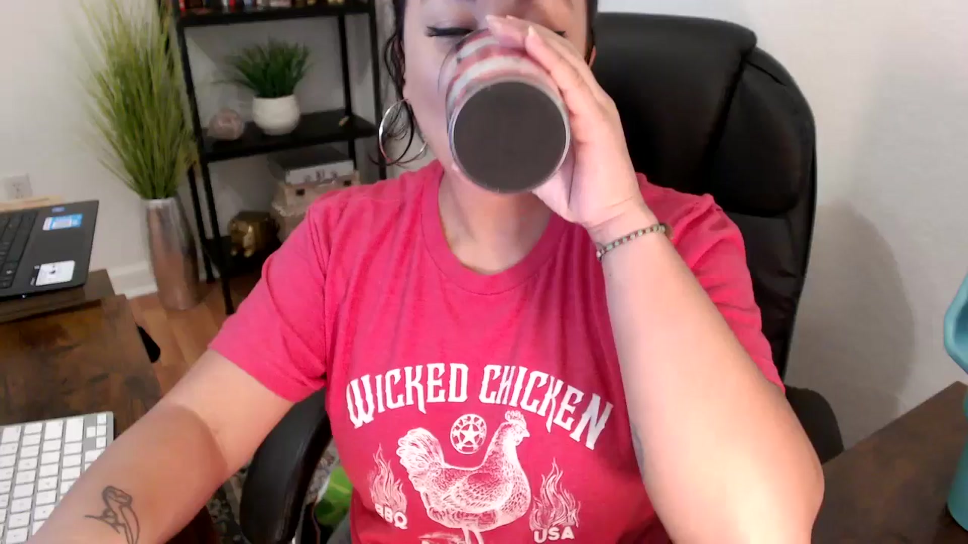Gallery image thumbnail from MickaylaMinx's myfreecams stream on, 11/22/2024, 16:47 image 4 of 20