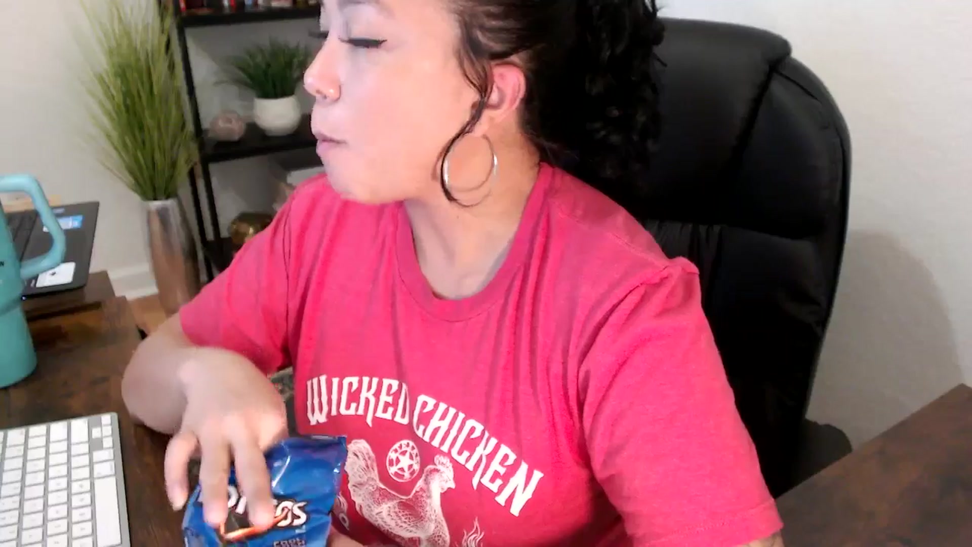 Gallery image thumbnail from MickaylaMinx's myfreecams stream on, 11/22/2024, 18:07 image 10 of 20