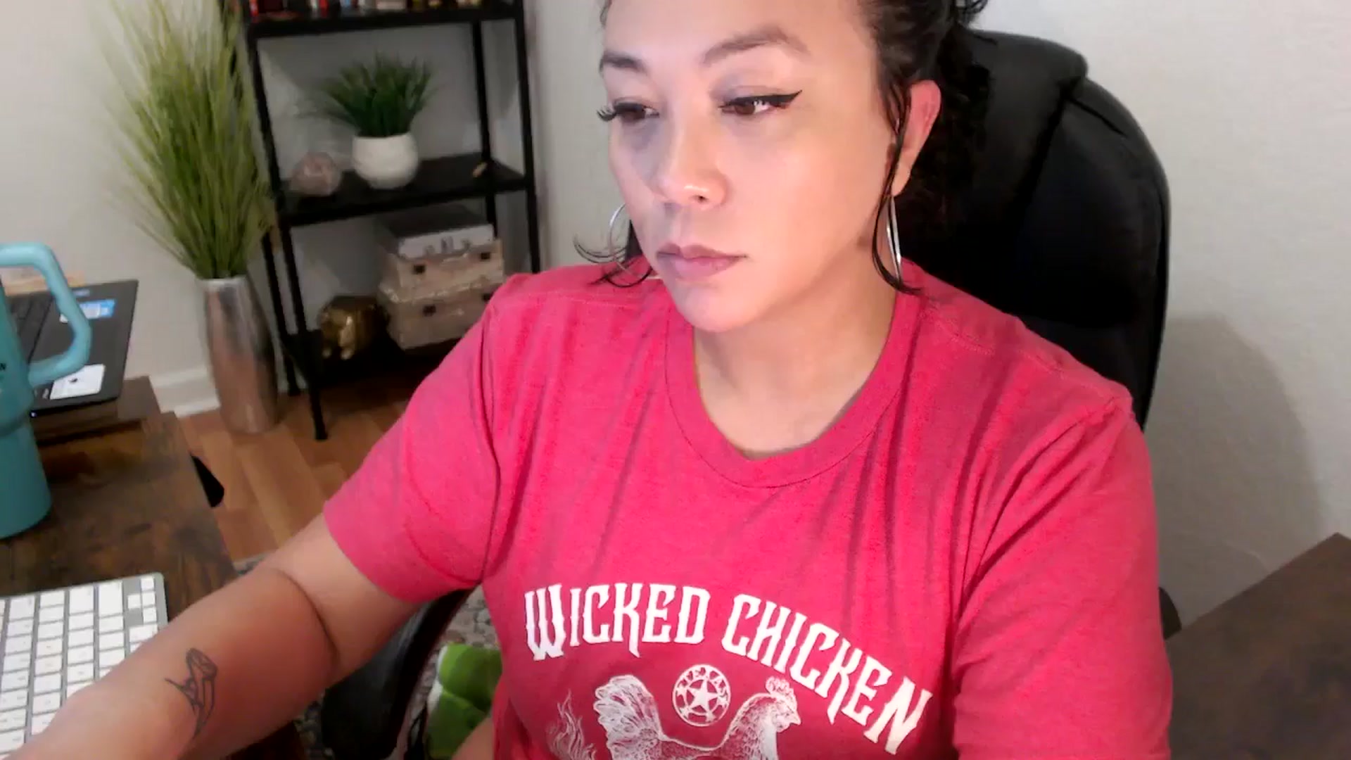 Gallery image thumbnail from MickaylaMinx's myfreecams stream on, 11/22/2024, 18:07 image 8 of 20