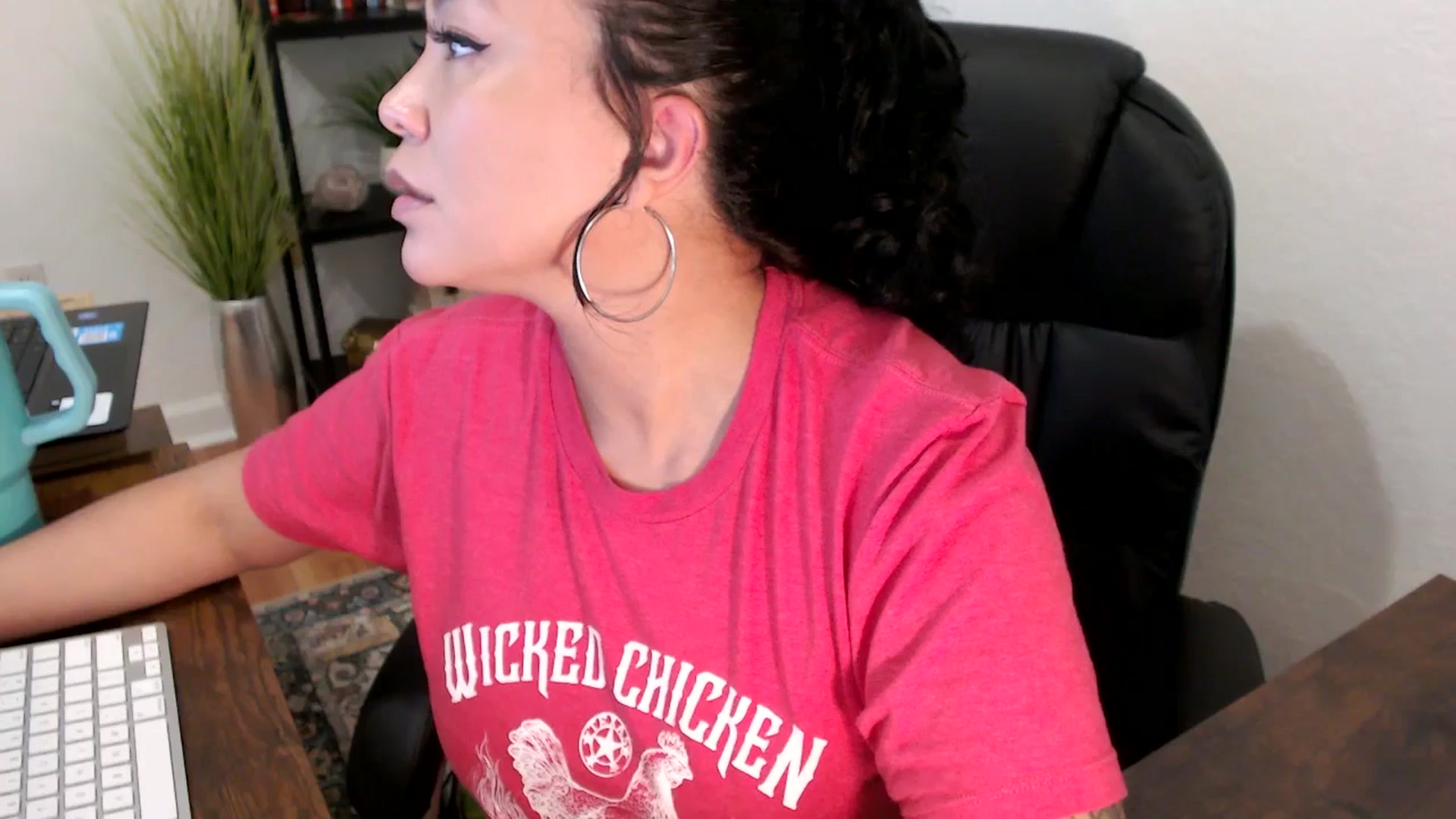 Gallery image thumbnail from MickaylaMinx's myfreecams stream on, 11/22/2024, 18:07 image 15 of 20