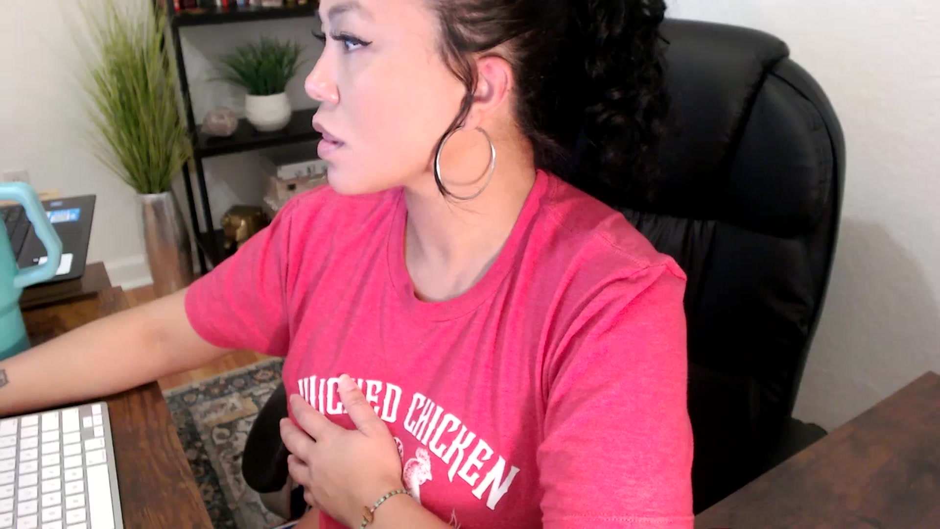 Gallery image thumbnail from MickaylaMinx's myfreecams stream on, 11/22/2024, 18:07 image 17 of 20