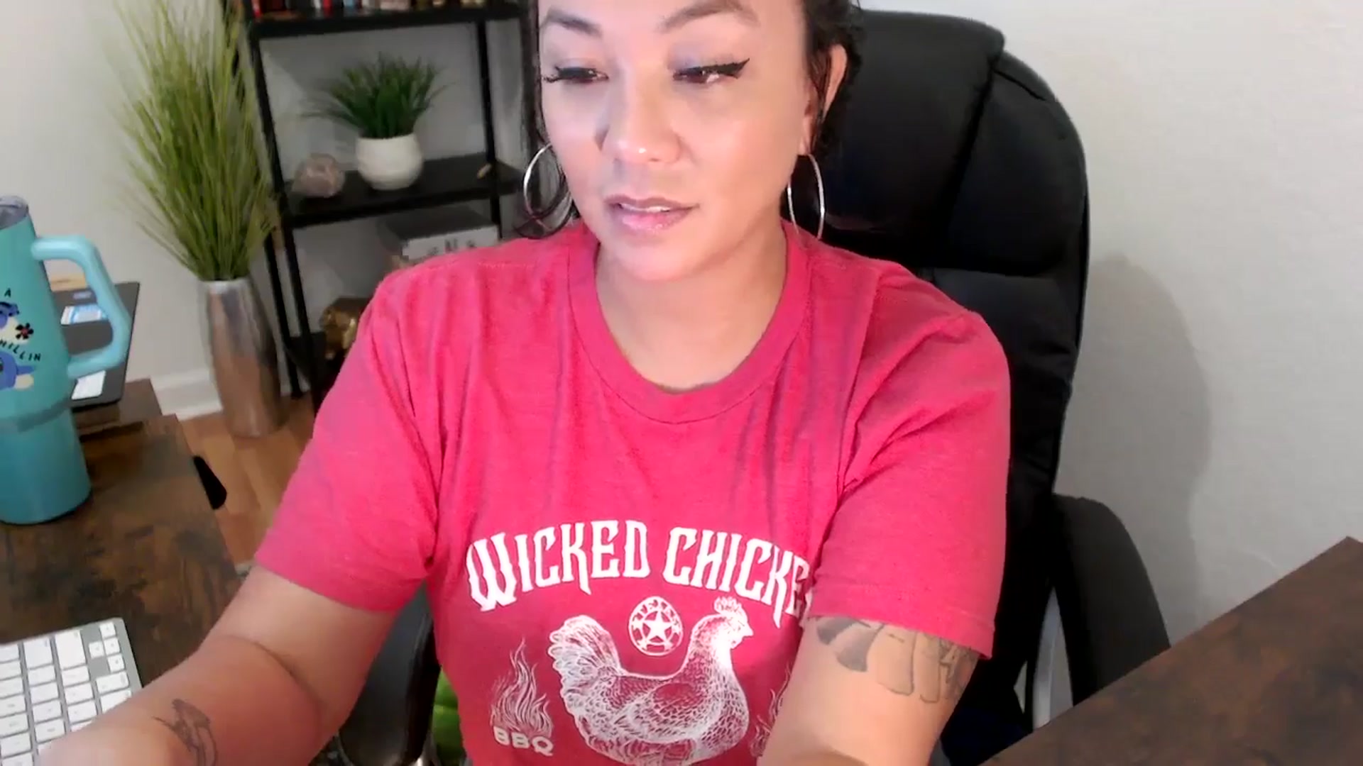 Gallery image thumbnail from MickaylaMinx's myfreecams stream on, 11/22/2024, 19:34 image 9 of 20