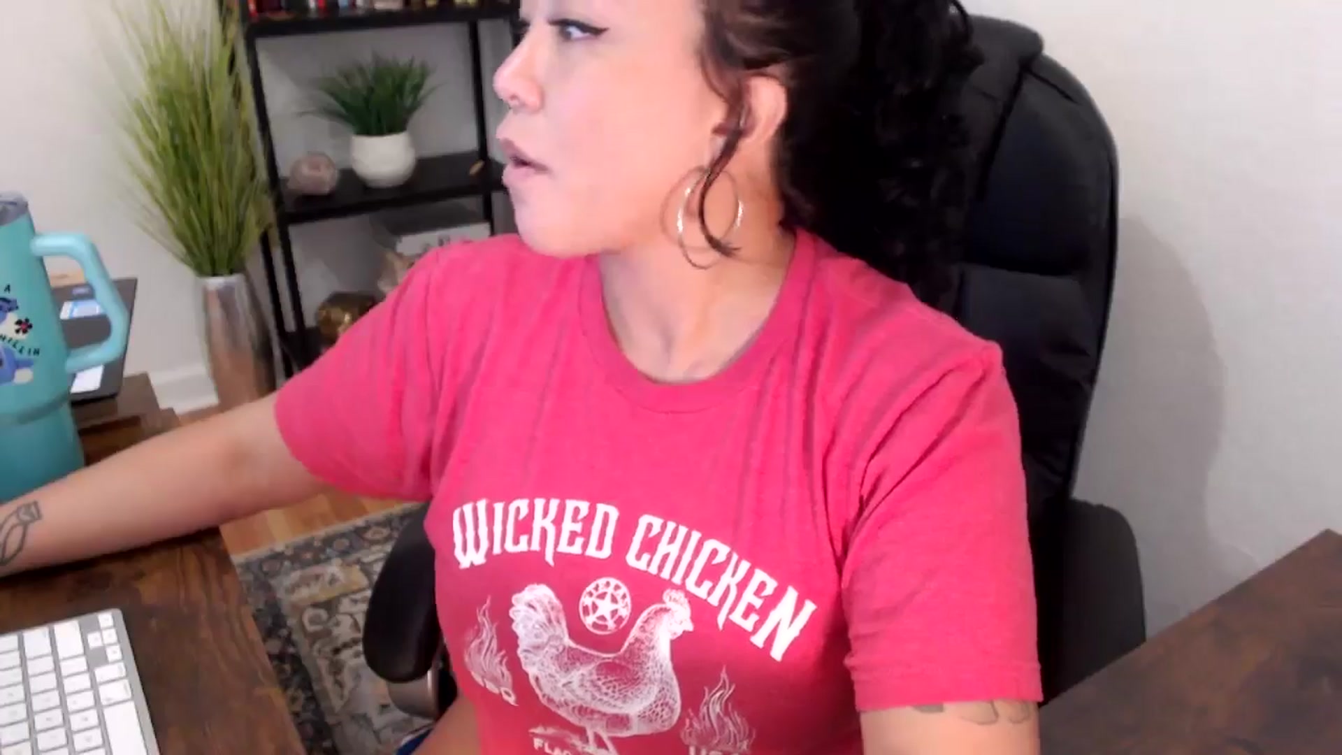 Gallery image thumbnail from MickaylaMinx's myfreecams stream on, 11/22/2024, 19:34 image 18 of 20