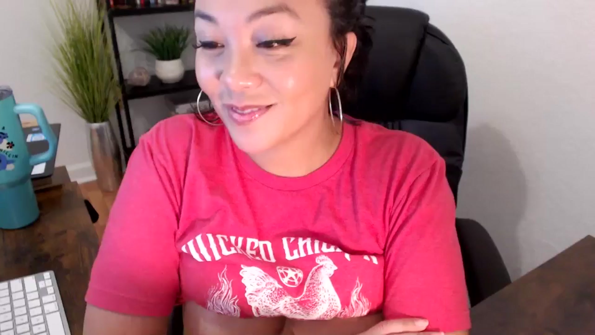 Gallery image thumbnail from MickaylaMinx's myfreecams stream on, 11/22/2024, 19:34 image 7 of 20