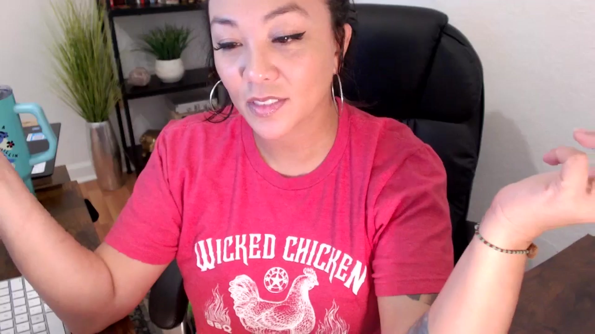 Gallery image thumbnail from MickaylaMinx's myfreecams stream on, 11/22/2024, 19:34 image 10 of 20