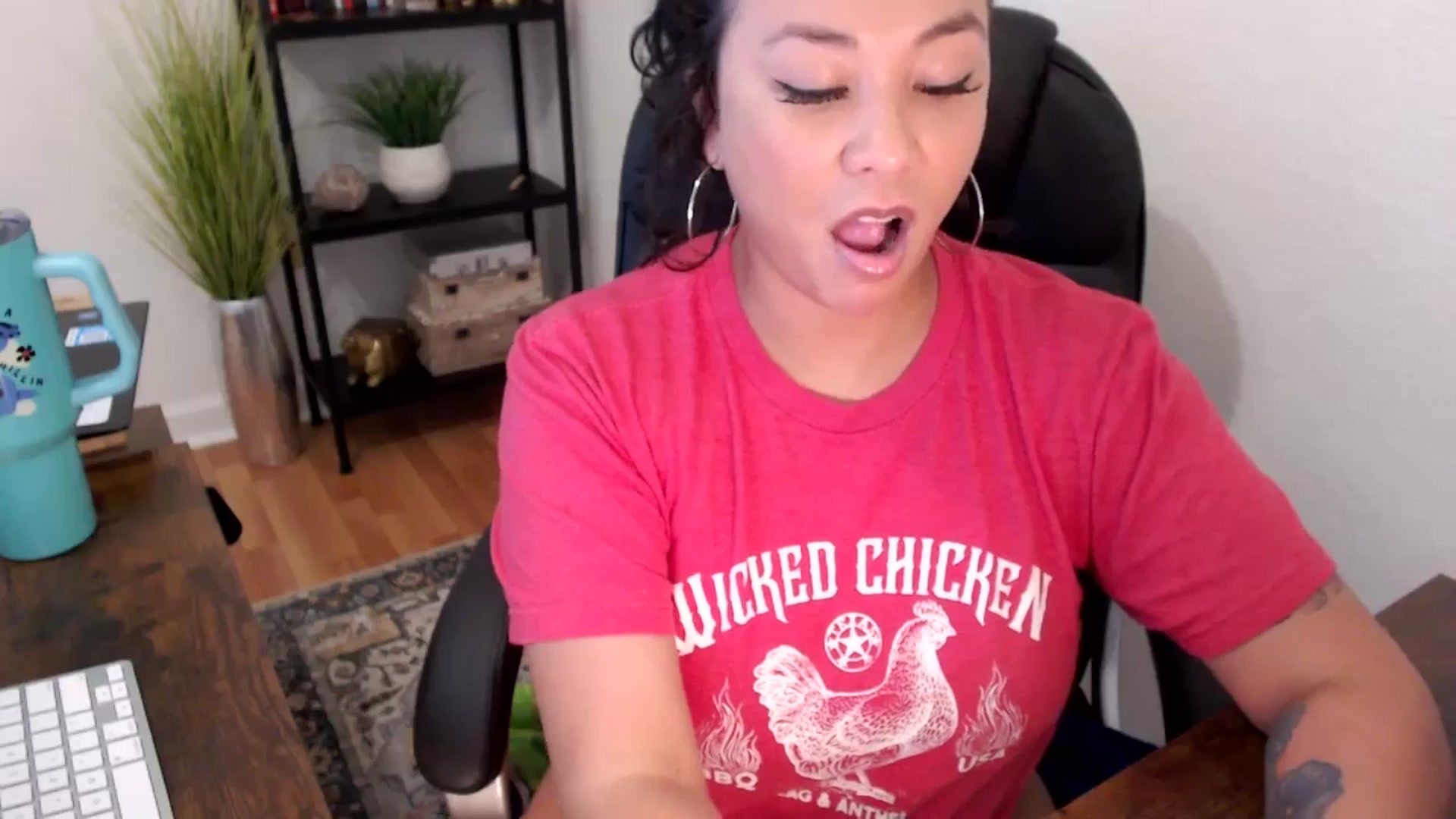 Gallery image thumbnail from MickaylaMinx's myfreecams stream on, 11/22/2024, 19:34 image 13 of 20