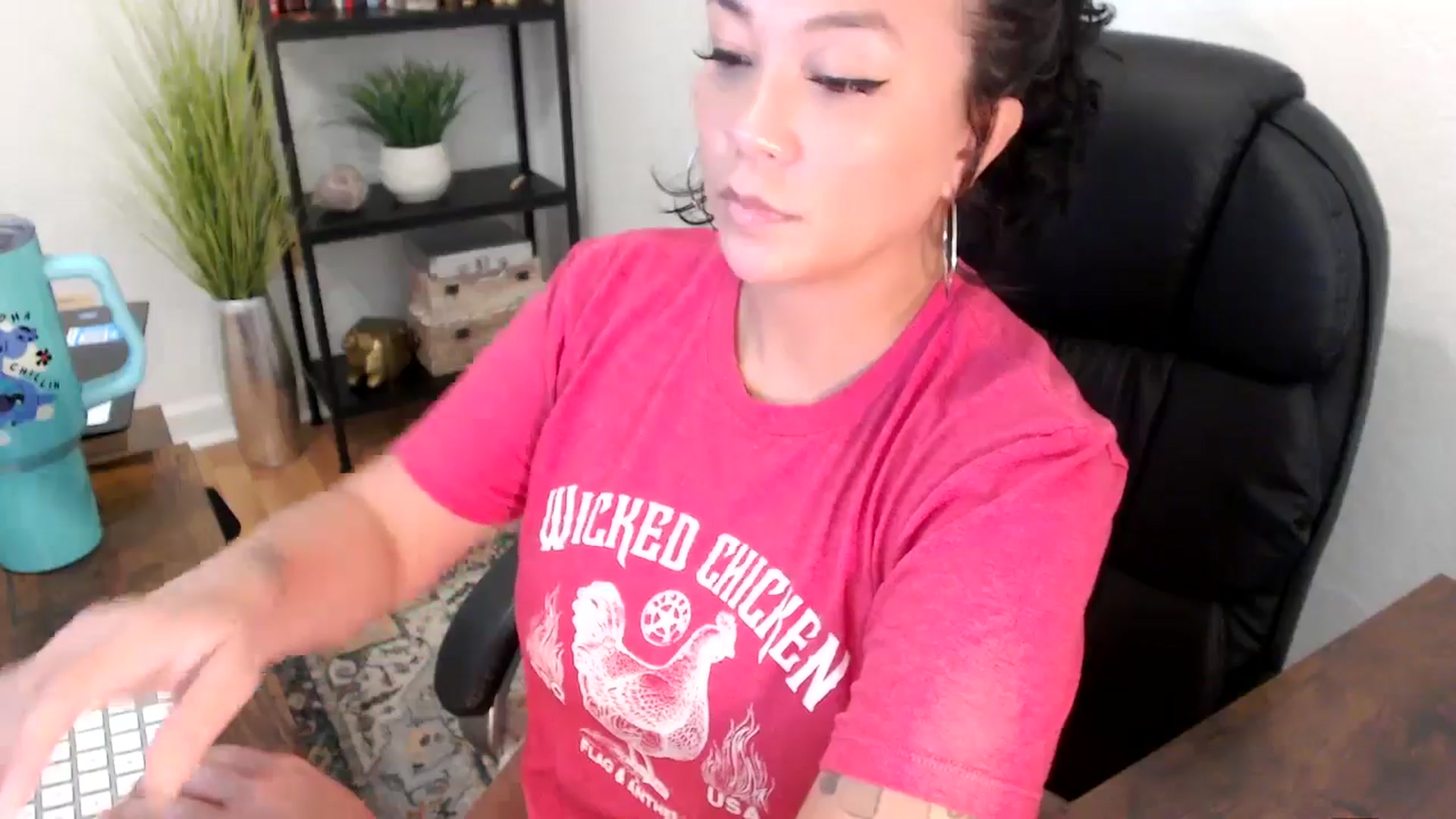 Gallery image thumbnail from MickaylaMinx's myfreecams stream on, 11/22/2024, 20:08 image 2 of 20