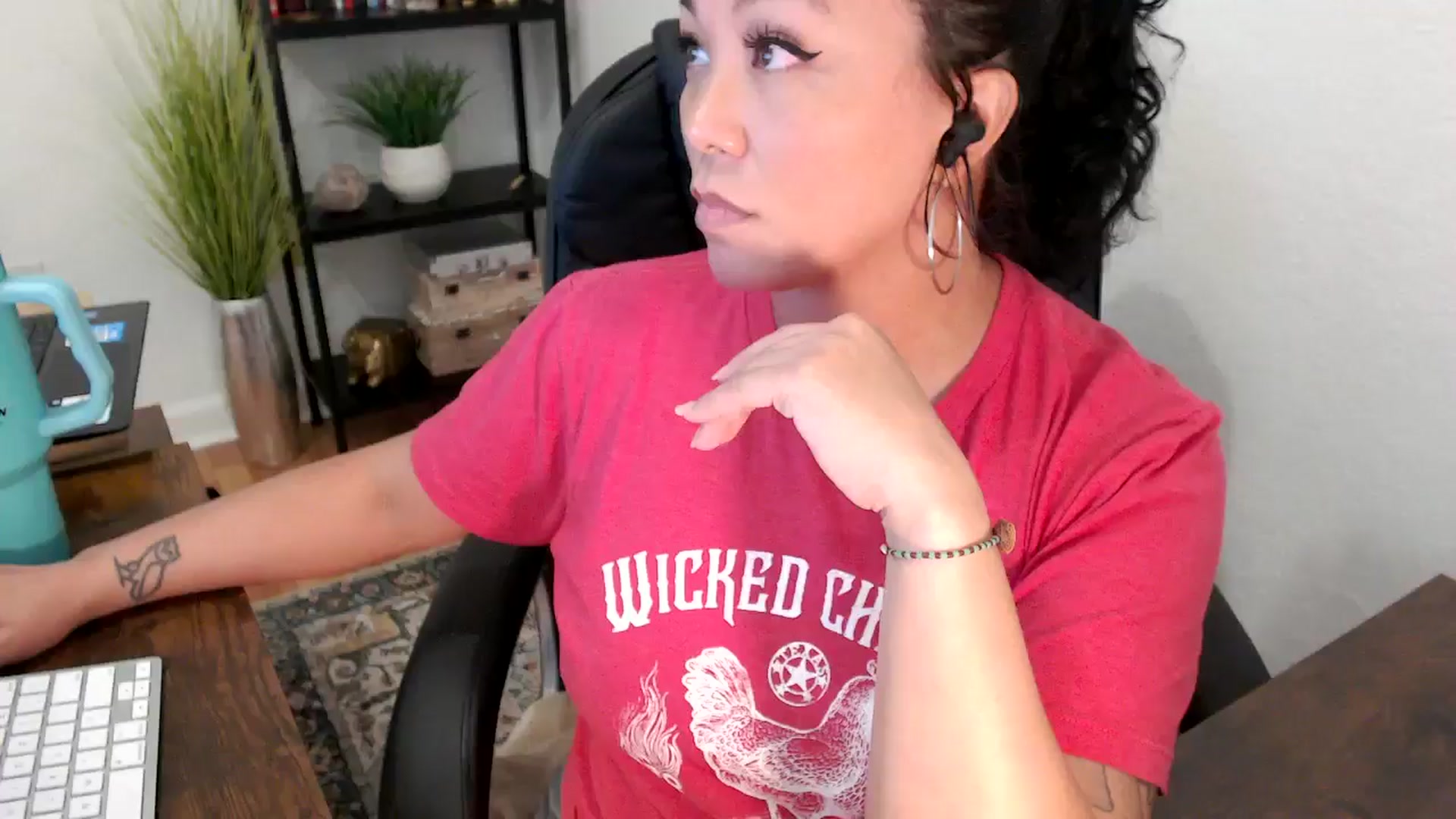 Gallery image thumbnail from MickaylaMinx's myfreecams stream on, 11/22/2024, 20:49 image 11 of 20