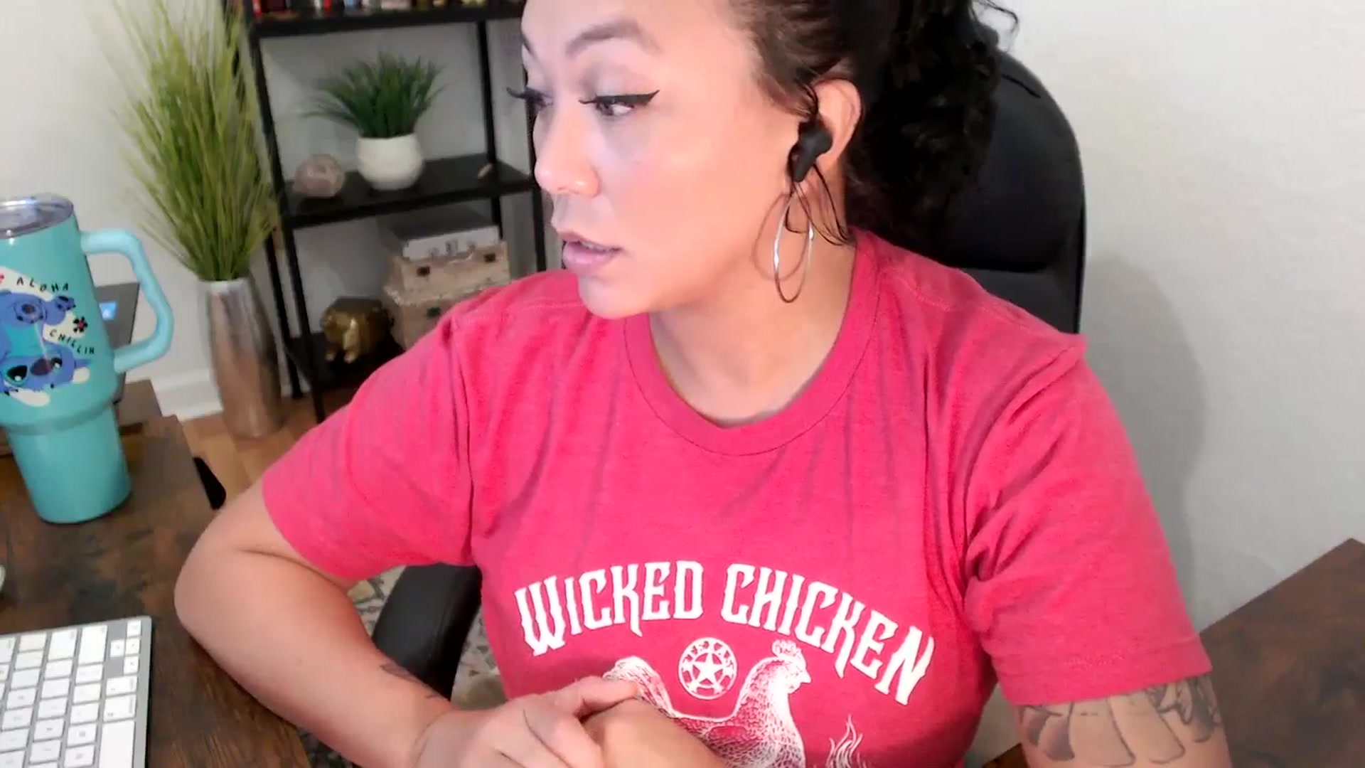 Gallery image thumbnail from MickaylaMinx's myfreecams stream on, 11/22/2024, 20:49 image 14 of 20