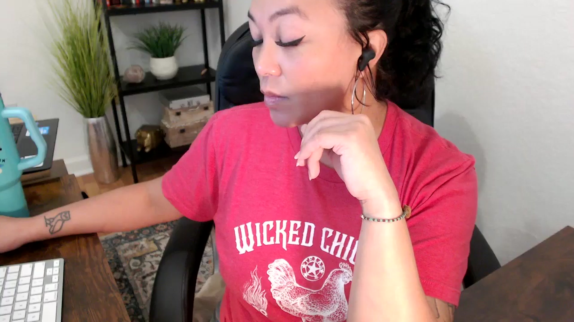 Gallery image thumbnail from MickaylaMinx's myfreecams stream on, 11/22/2024, 20:49 image 12 of 20