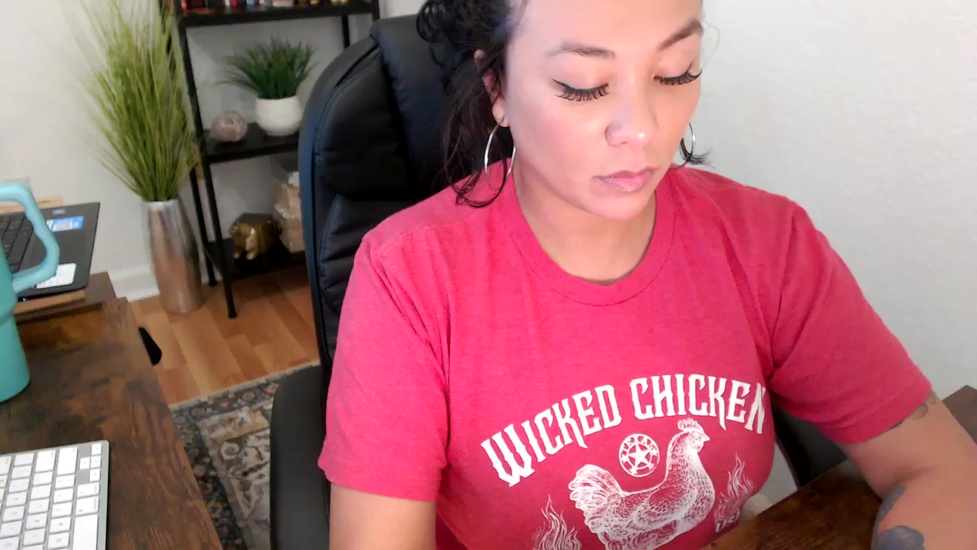 Gallery image thumbnail from MickaylaMinx's myfreecams stream on, 11/22/2024, 20:49 image 2 of 20