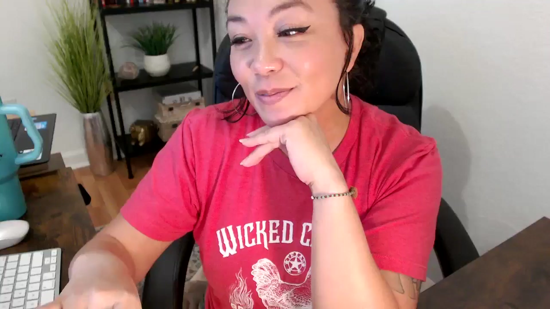 Gallery image thumbnail from MickaylaMinx's myfreecams stream on, 11/22/2024, 20:49 image 9 of 20
