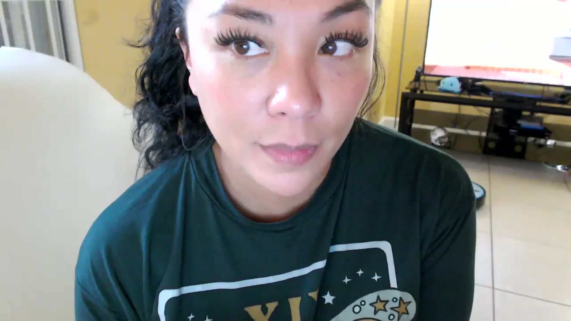 Gallery image thumbnail from MickaylaMinx's myfreecams stream on, 11/24/2024, 22:21 image 18 of 20