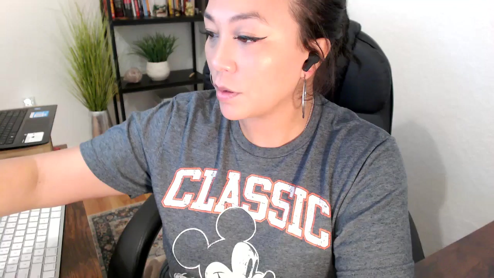Gallery image thumbnail from MickaylaMinx's myfreecams stream on, 11/25/2024, 18:27 image 19 of 20
