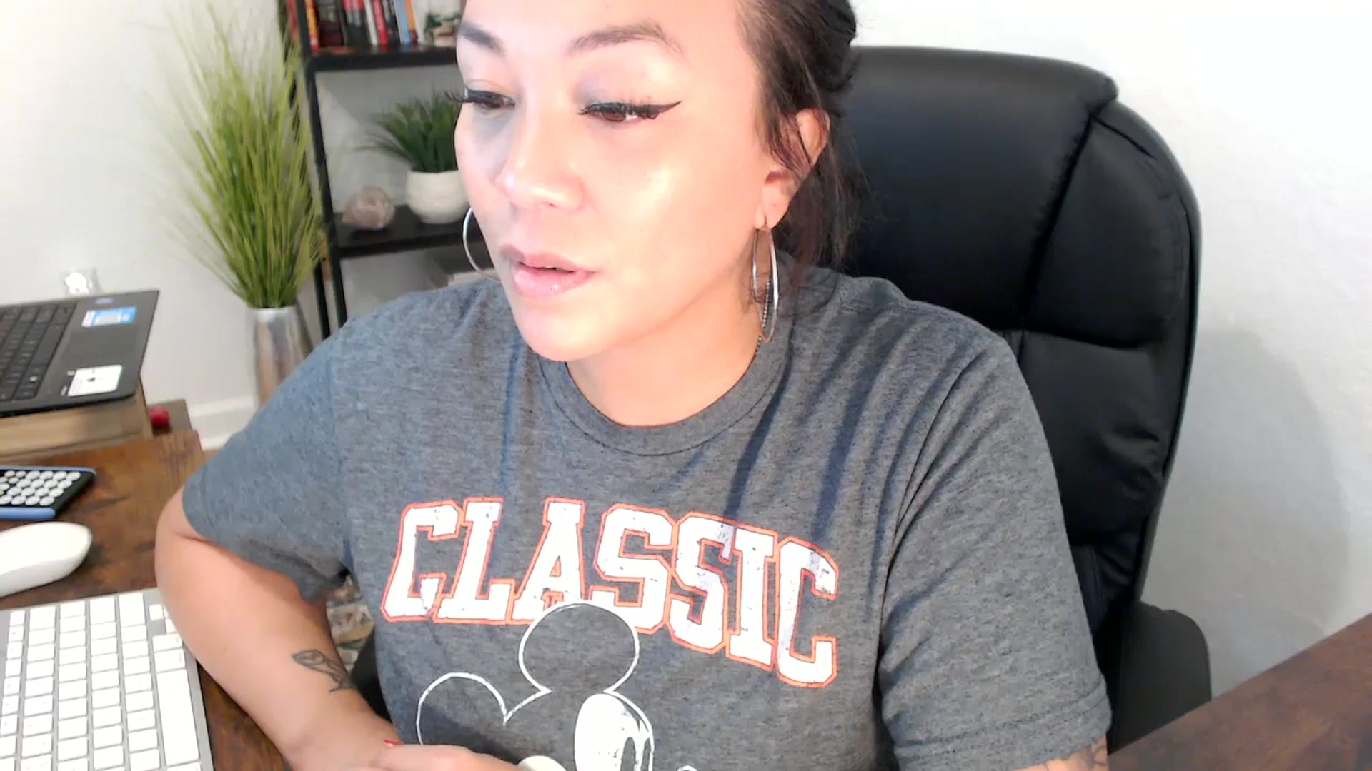 Gallery image thumbnail from MickaylaMinx's myfreecams stream on, 11/25/2024, 18:58 image 20 of 20