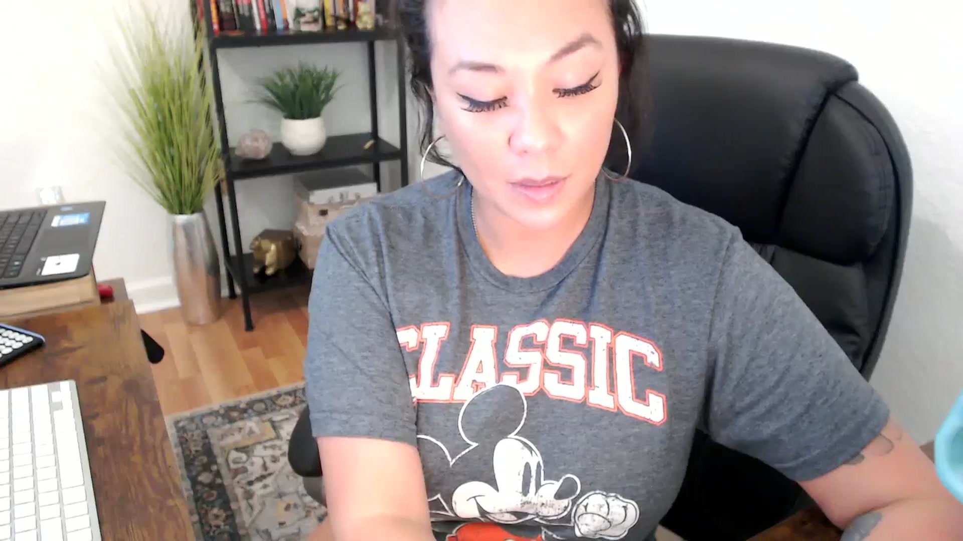 Gallery image thumbnail from MickaylaMinx's myfreecams stream on, 11/25/2024, 21:43 image 15 of 20