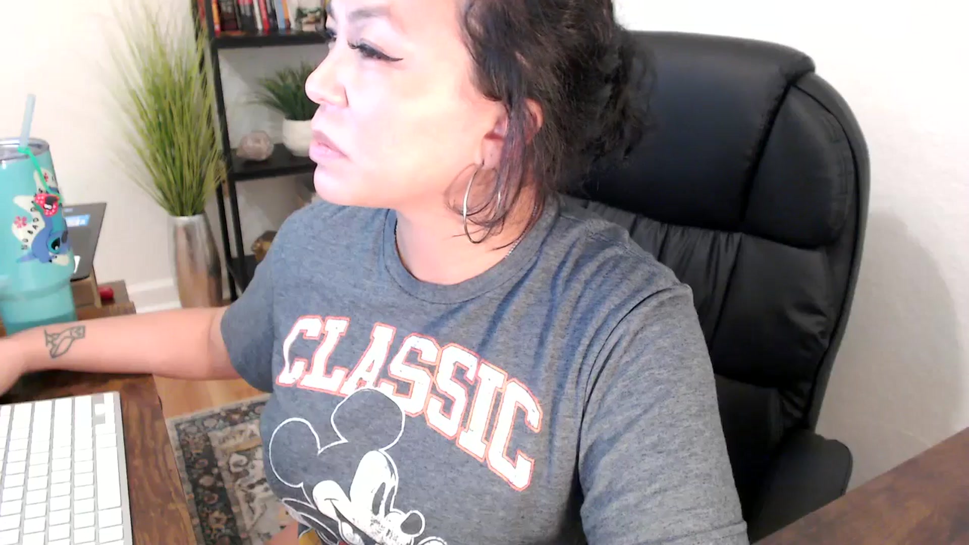 Gallery image thumbnail from MickaylaMinx's myfreecams stream on, 11/25/2024, 22:13 image 20 of 20