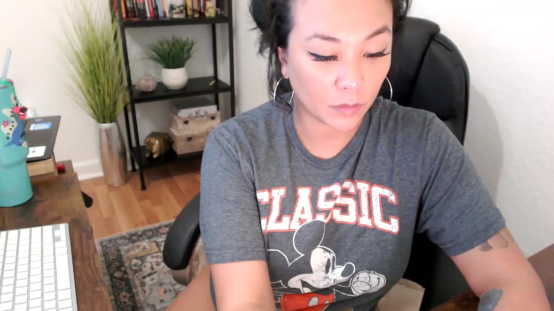 Gallery image thumbnail from MickaylaMinx's myfreecams stream on, 11/25/2024, 22:13 image 1 of 20
