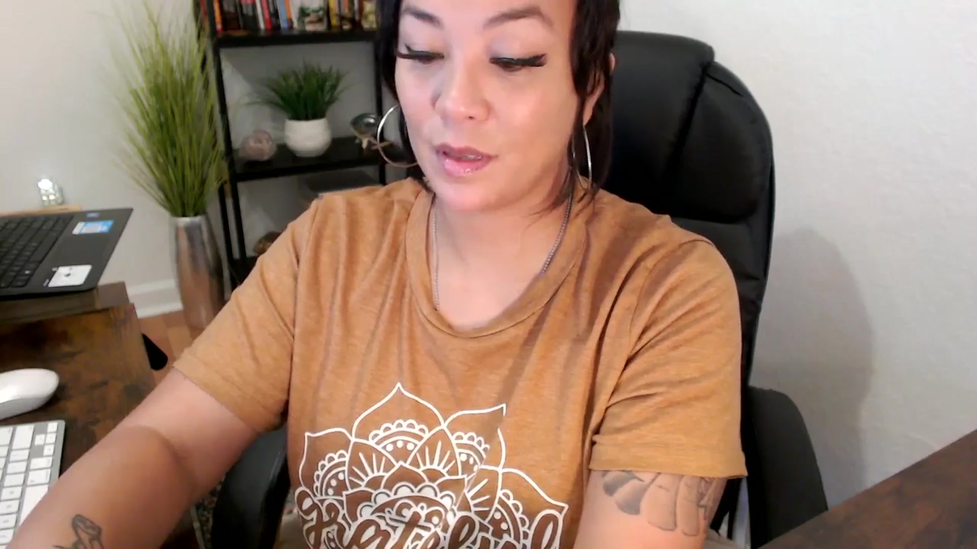 Gallery image thumbnail from MickaylaMinx's myfreecams stream on, 11/26/2024, 16:57 image 14 of 20