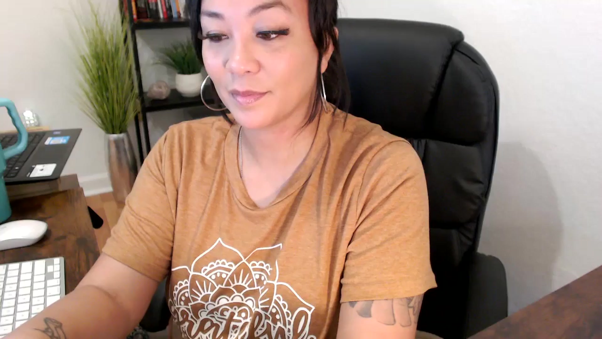 Gallery image thumbnail from MickaylaMinx's myfreecams stream on, 11/26/2024, 16:57 image 20 of 20