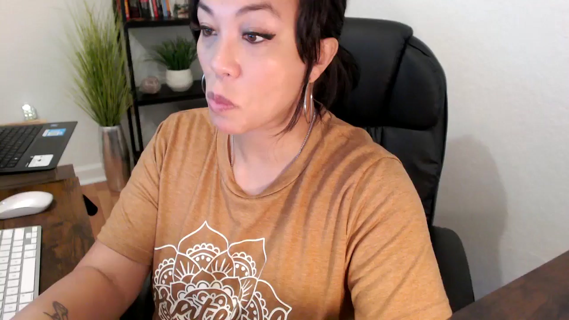 Gallery image thumbnail from MickaylaMinx's myfreecams stream on, 11/26/2024, 16:57 image 5 of 20