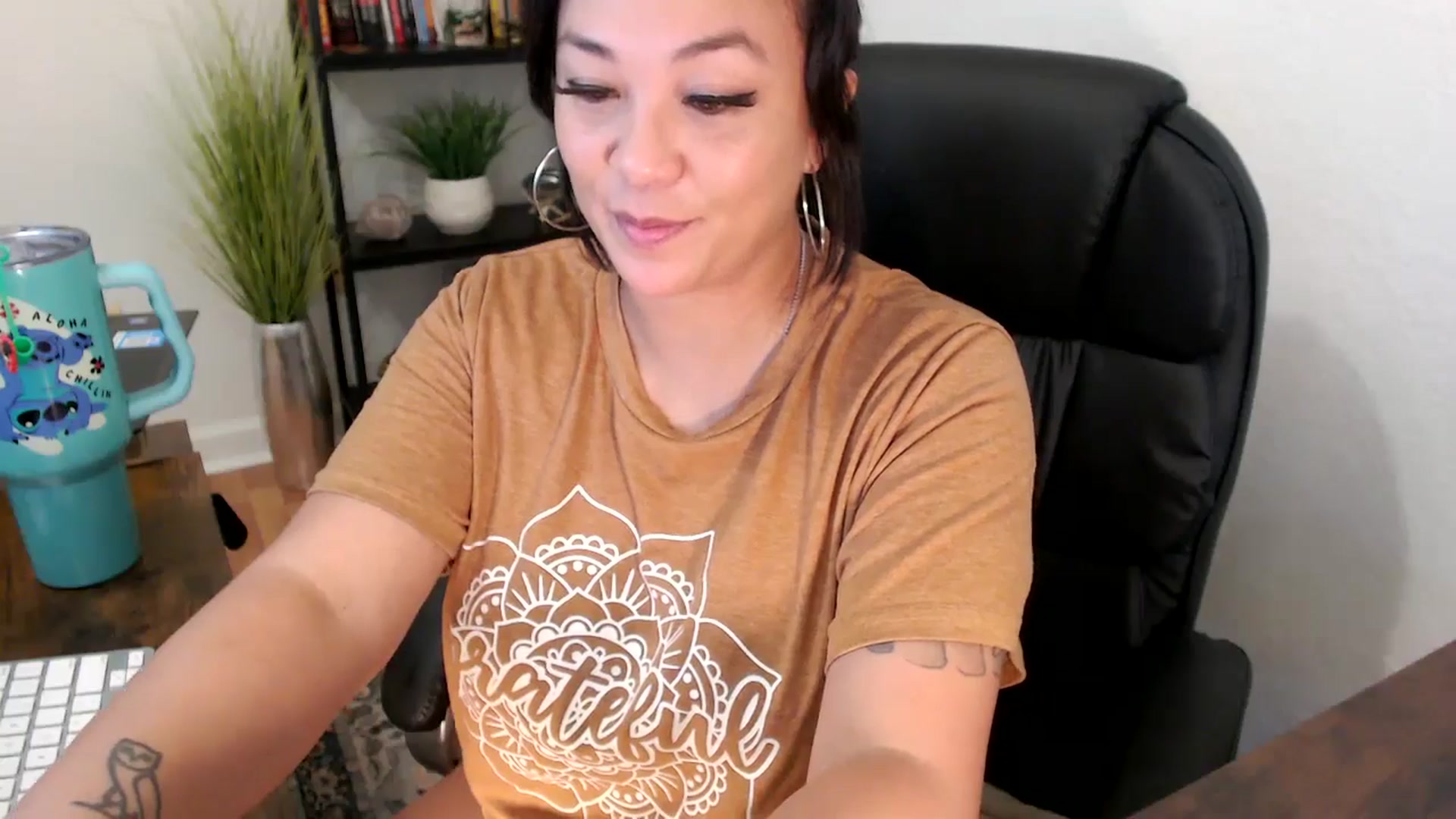 Gallery image thumbnail from MickaylaMinx's myfreecams stream on, 11/26/2024, 17:55 image 9 of 20