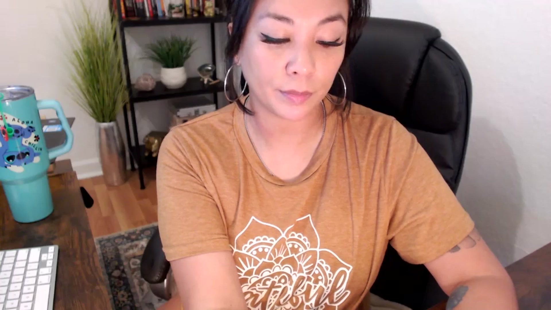 Gallery image thumbnail from MickaylaMinx's myfreecams stream on, 11/26/2024, 17:55 image 10 of 20