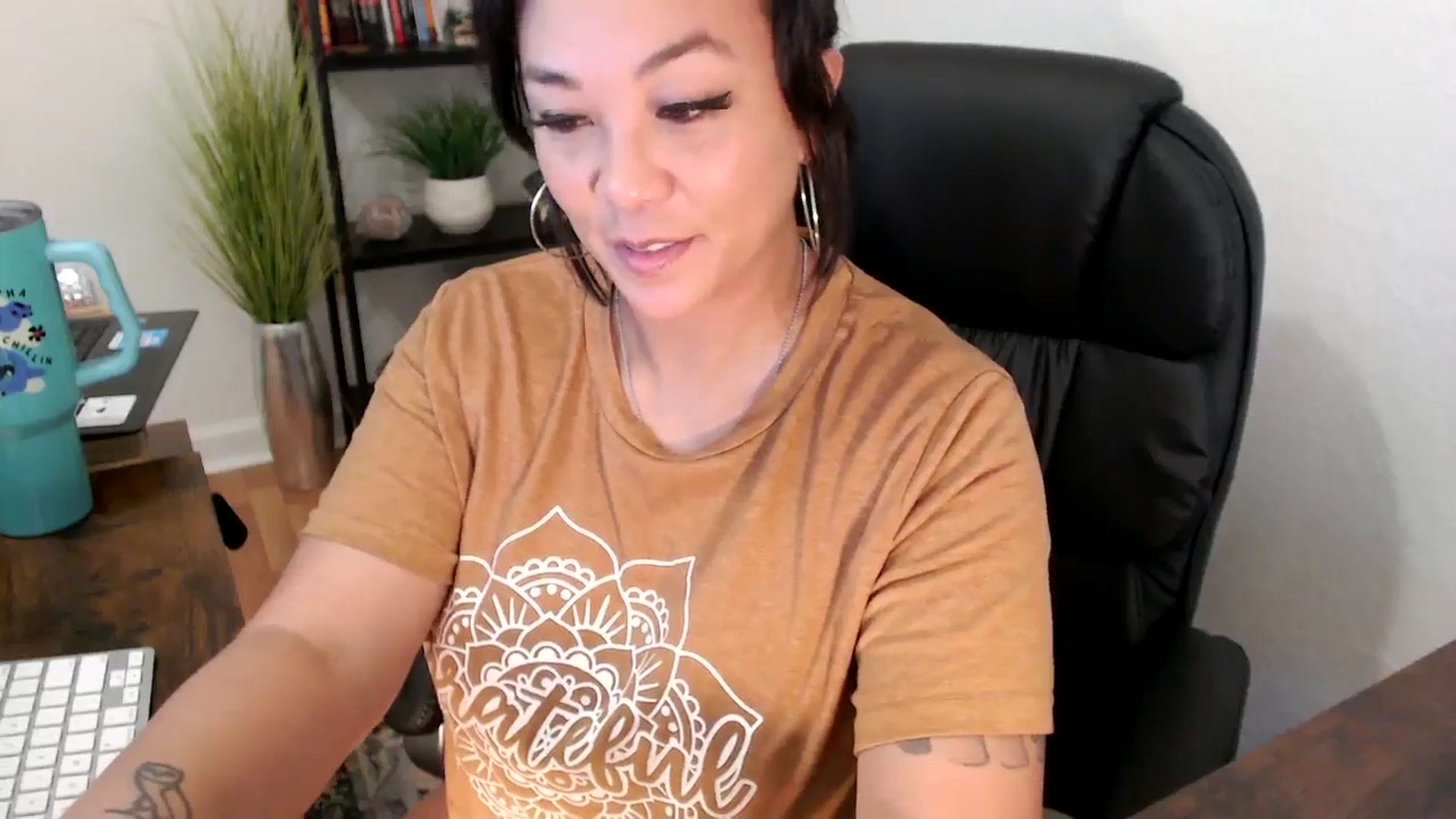 Gallery image thumbnail from MickaylaMinx's myfreecams stream on, 11/26/2024, 17:55 image 8 of 20