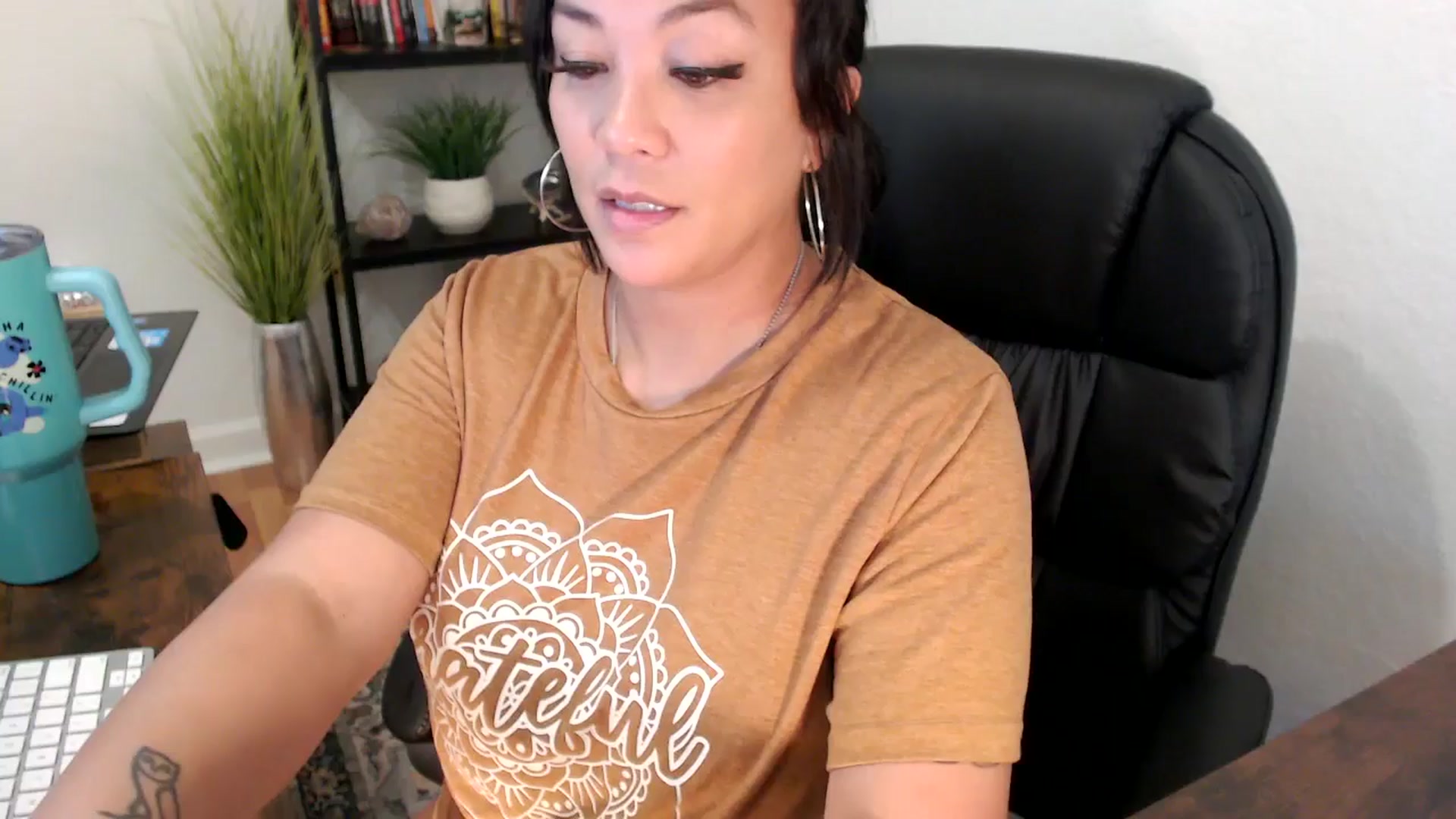 Gallery image thumbnail from MickaylaMinx's myfreecams stream on, 11/26/2024, 17:55 image 19 of 20