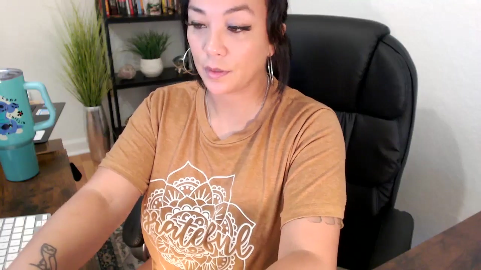 Gallery image thumbnail from MickaylaMinx's myfreecams stream on, 11/26/2024, 17:55 image 15 of 20