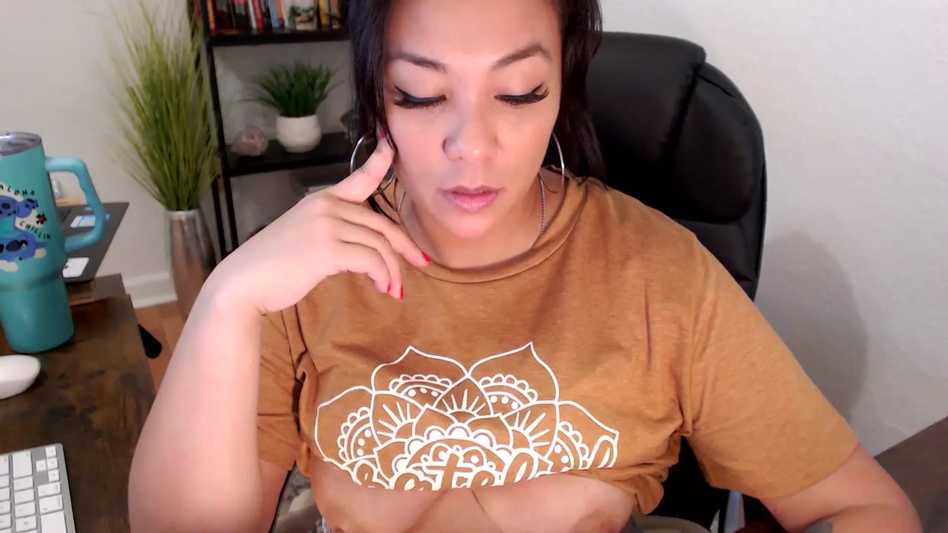 Gallery image thumbnail from MickaylaMinx's myfreecams stream on, 11/26/2024, 17:55 image 3 of 20